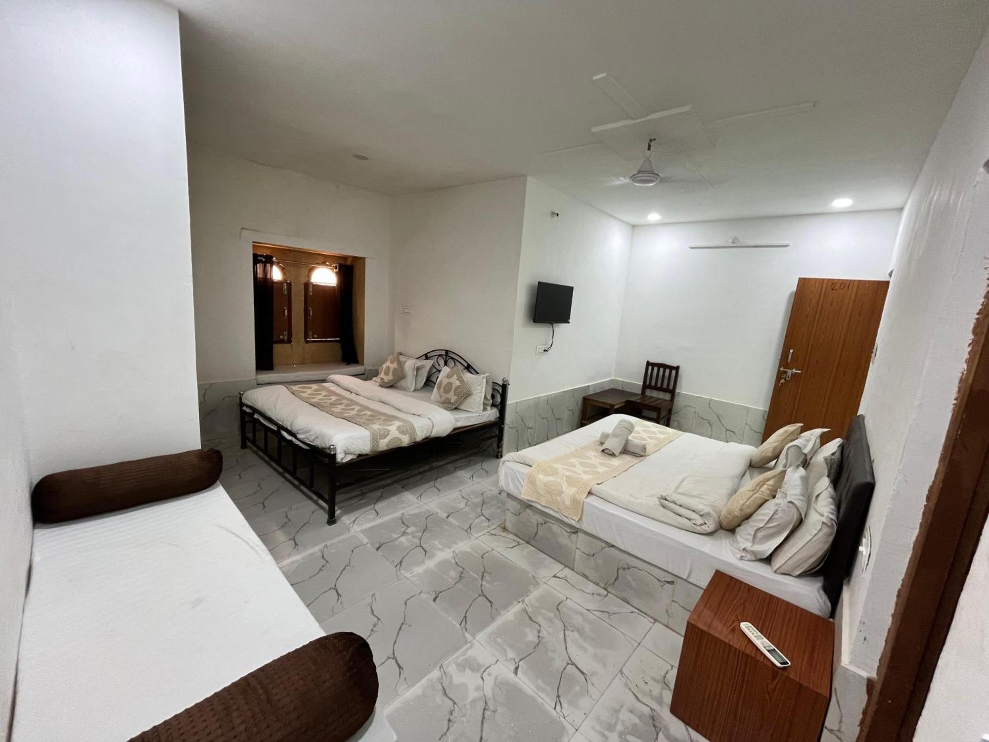 Explore Hostel Life 斋沙默尔 外观 照片