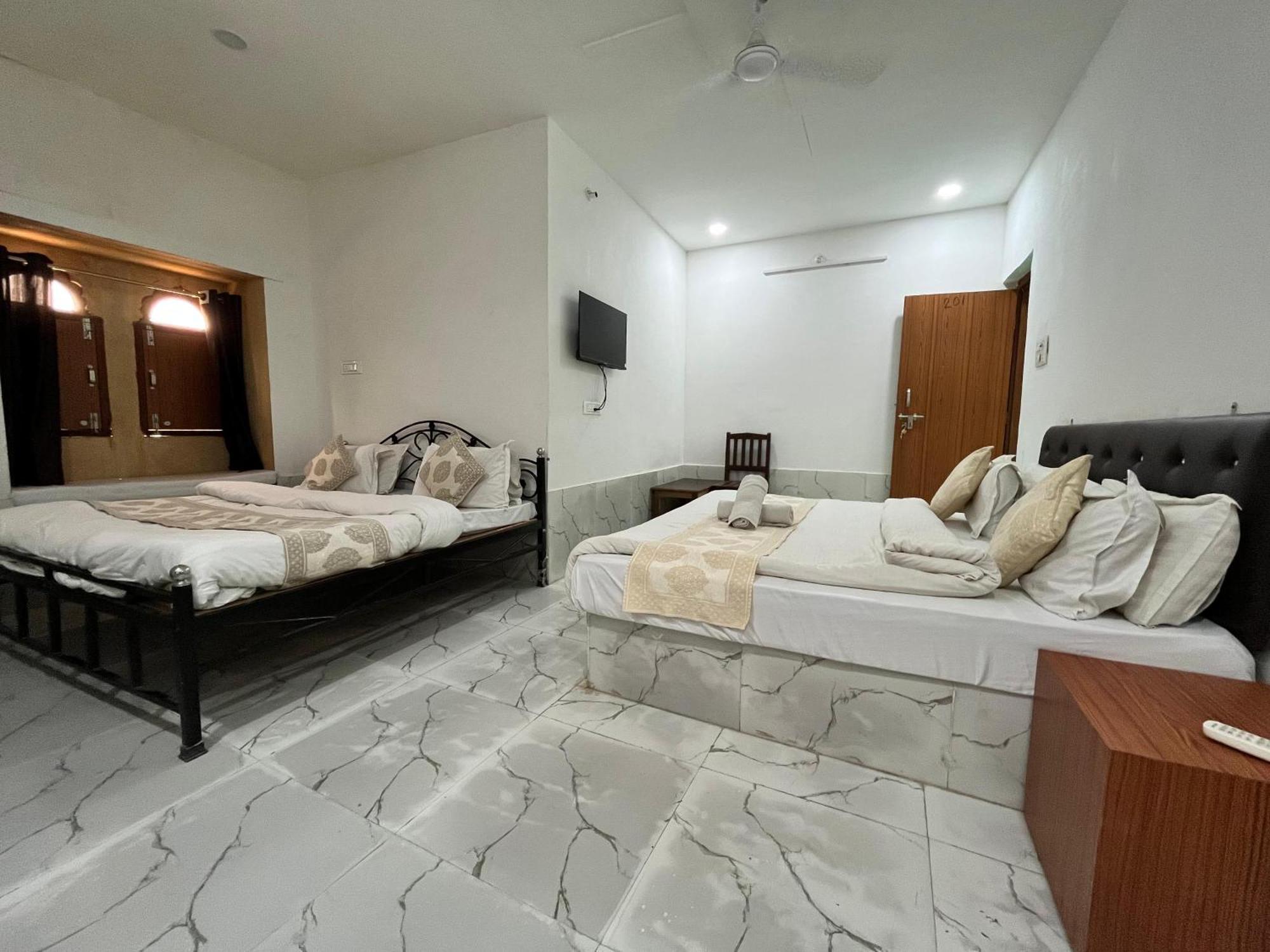 Explore Hostel Life 斋沙默尔 外观 照片